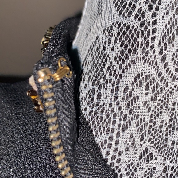 Women's Black sleeveless cut out waist dress size medium - Picture 7 of 8